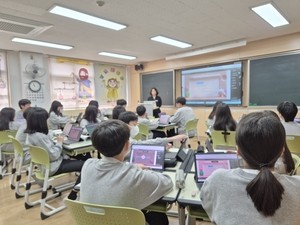 Despite fewer students, more classrooms 'overcrowded' as schools slow to adapt