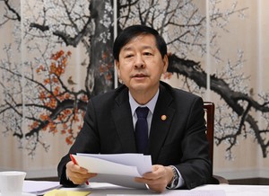 Govt. to prepare FX stabilization measures with NPS, exporters: finance chief