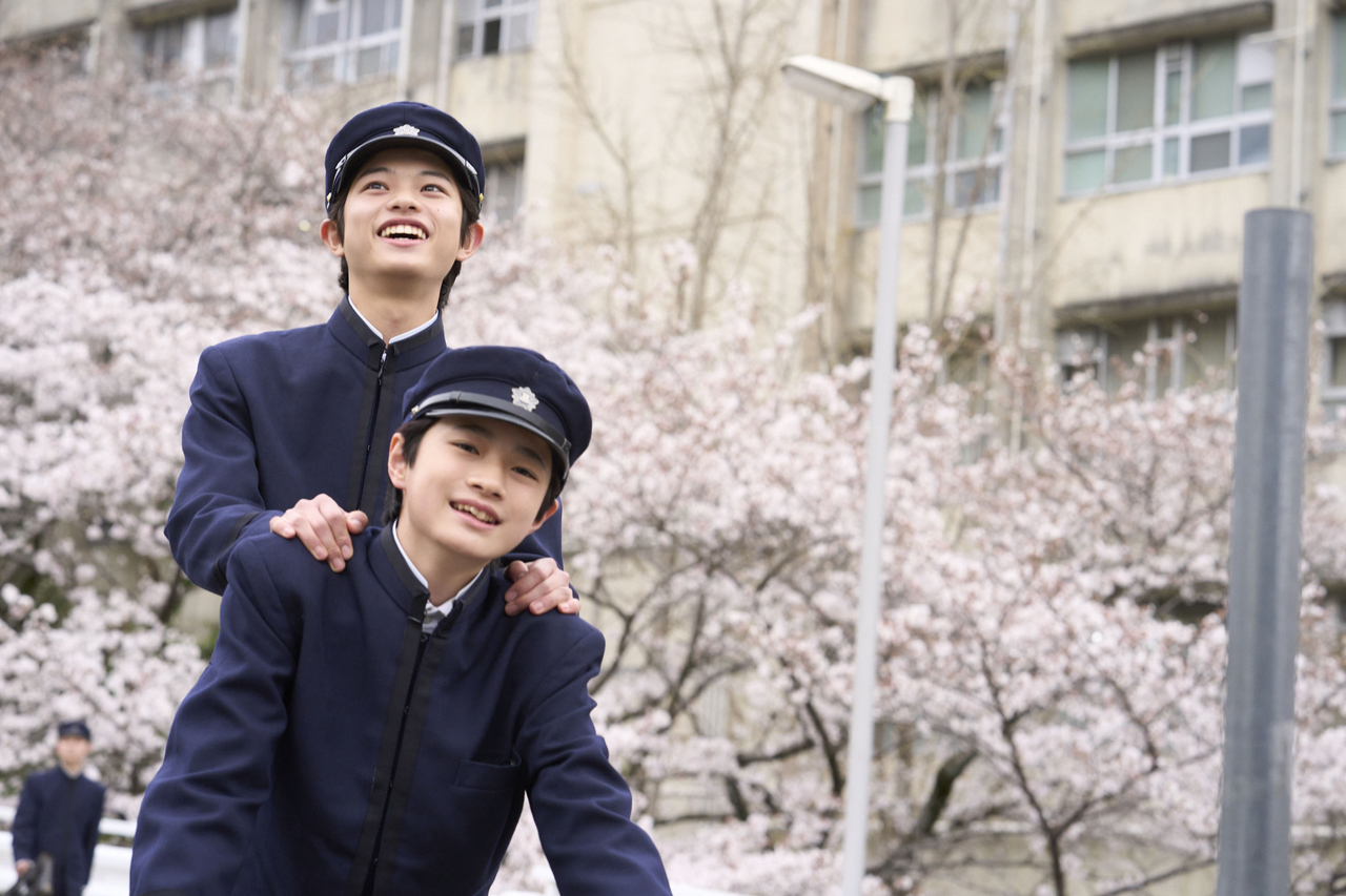 Soya Kurokawa (back) and Keitatsu Koshiyama in "Kokuho" (Media Castle)